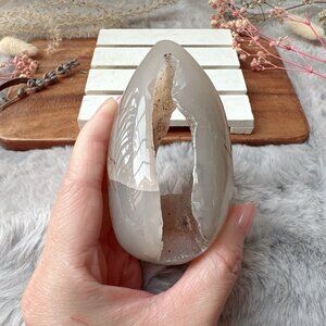 Beautiful Agate Druzy Egg Carving